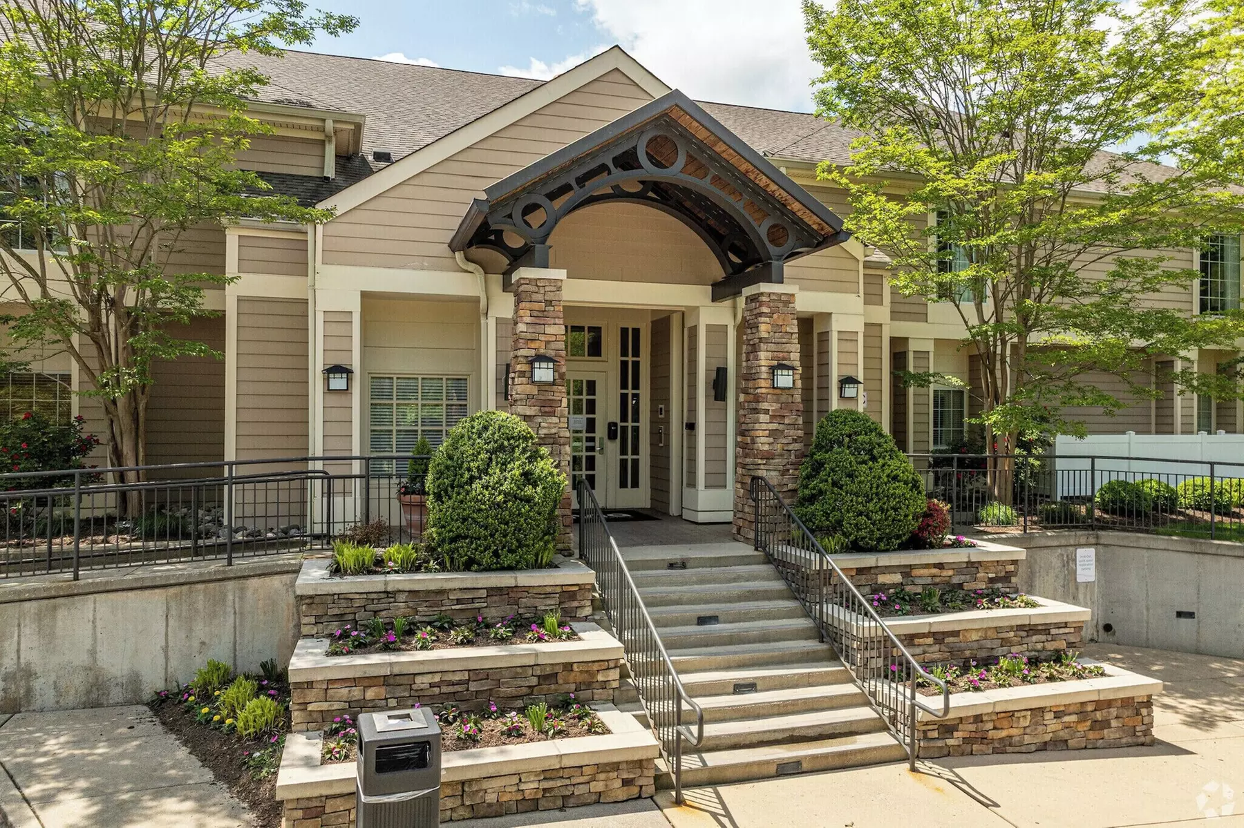 AVIA Residences on Lincoln- Extended Stay - Primary Image