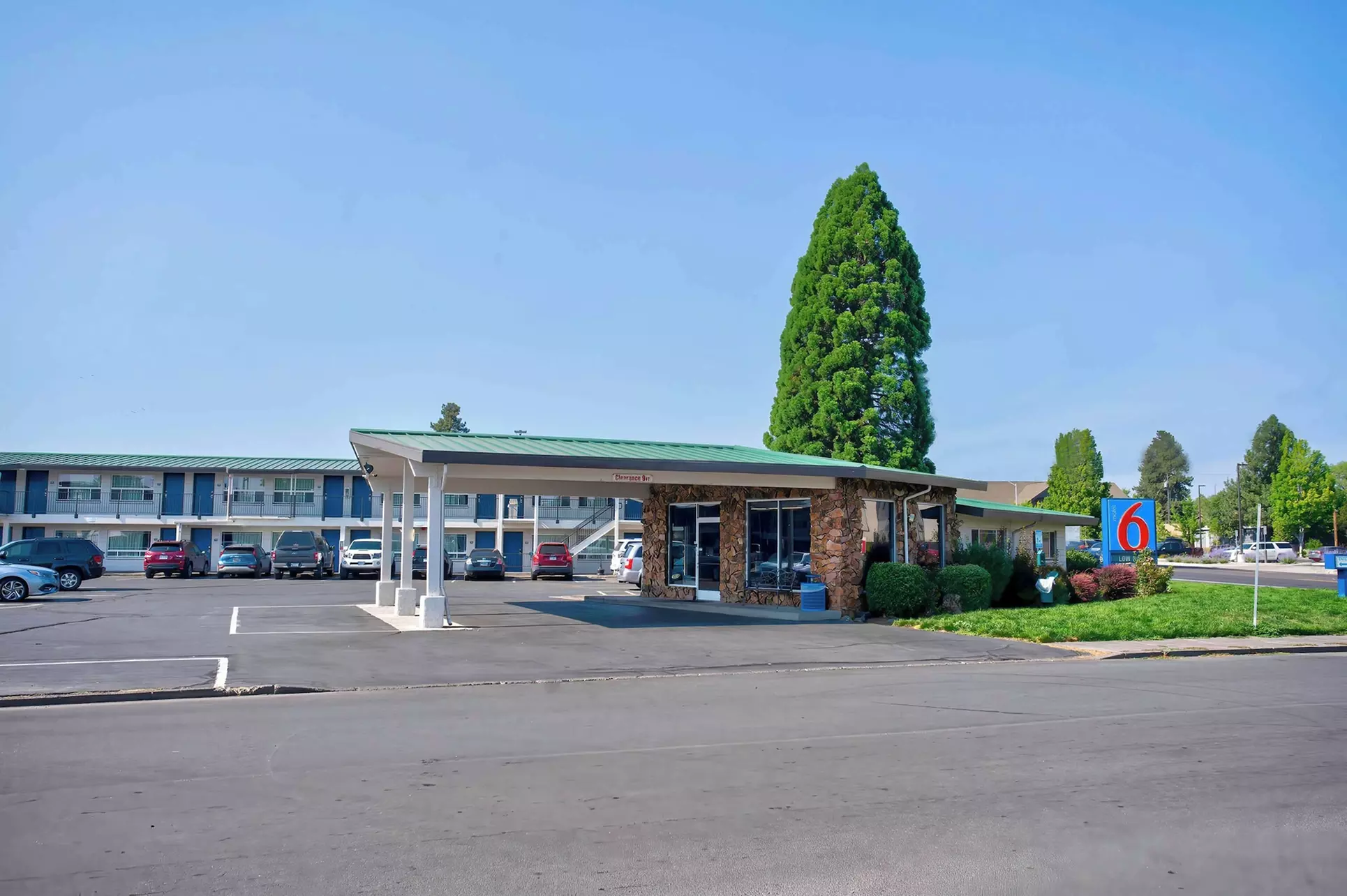 Motel 6 Bend, OR - Primary Image