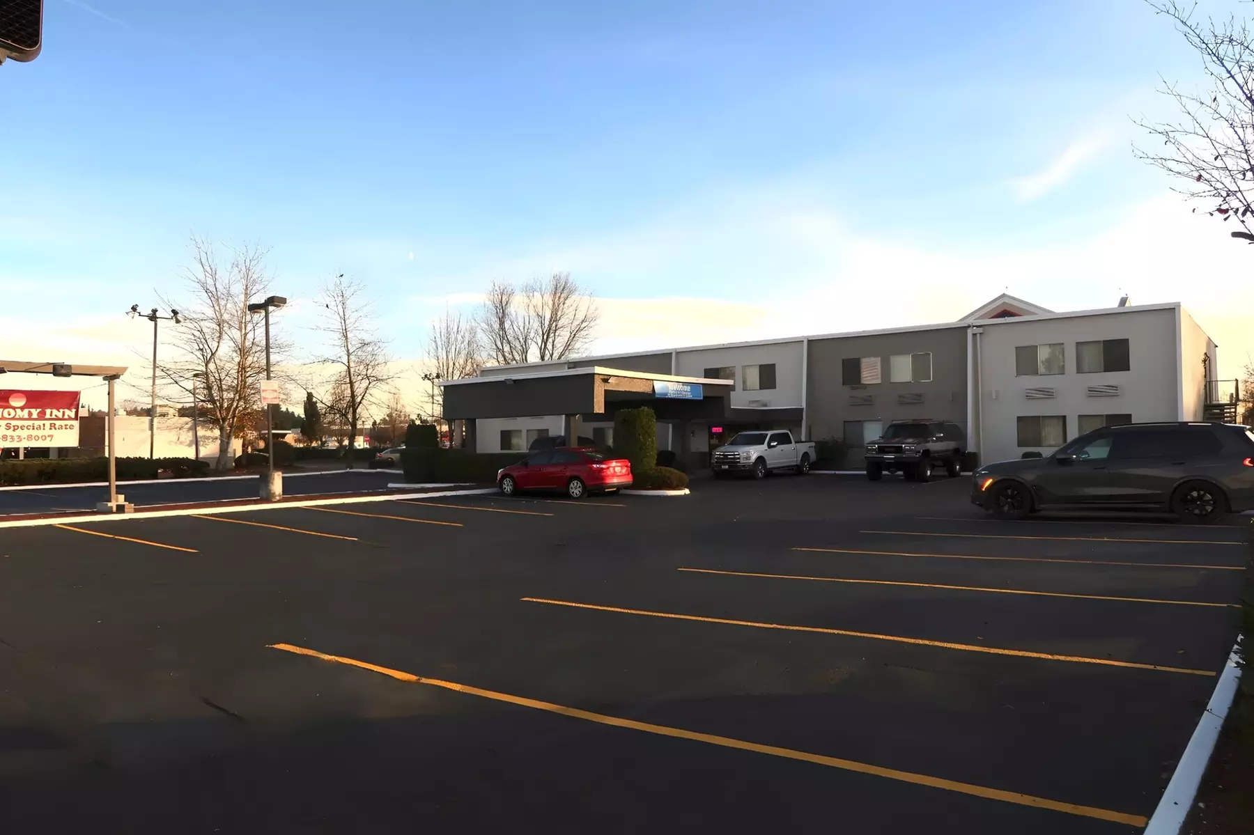 Economy Inn Auburn - Primary Image