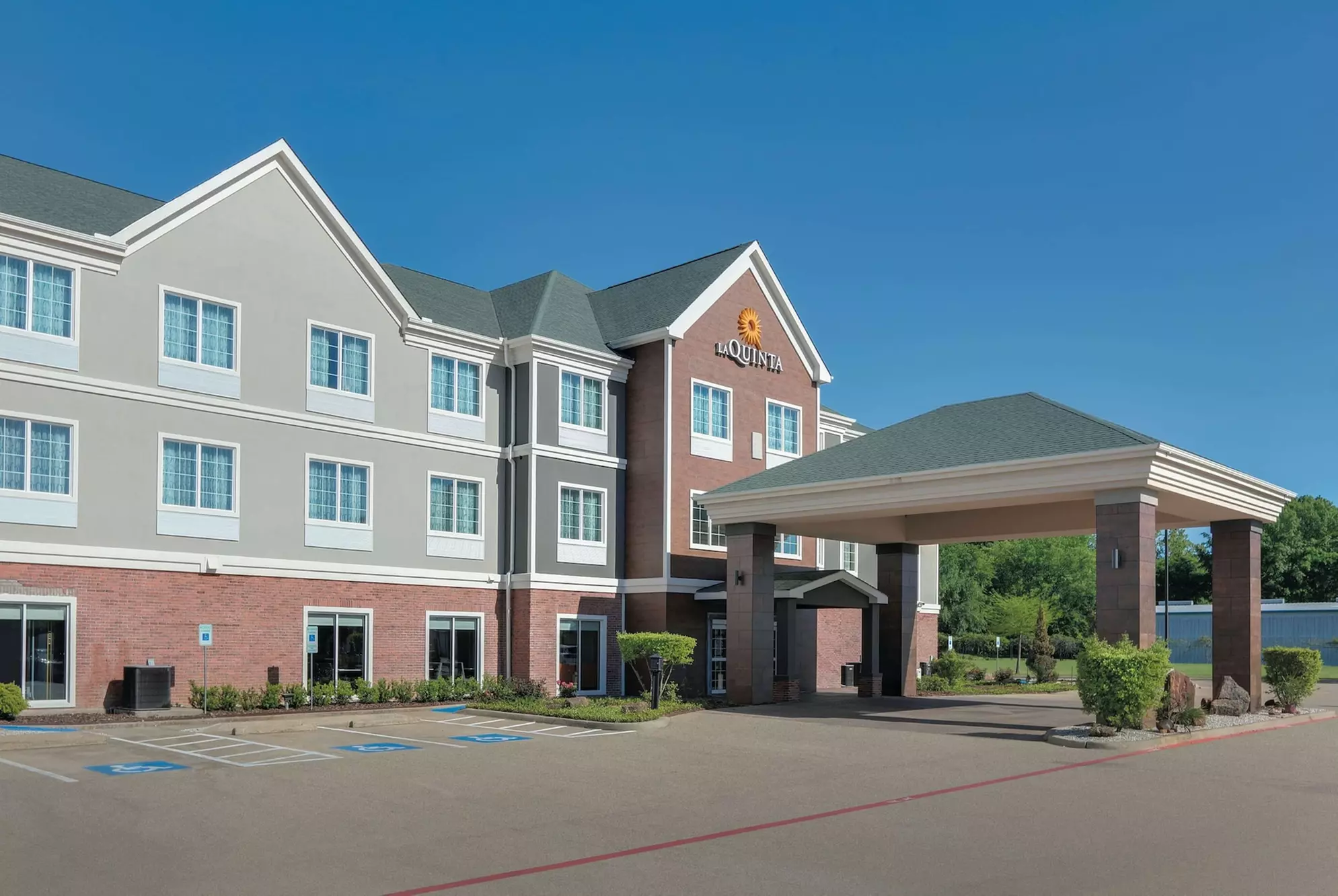 La Quinta Inn & Suites by Wyndham Tyler South - Primary Image