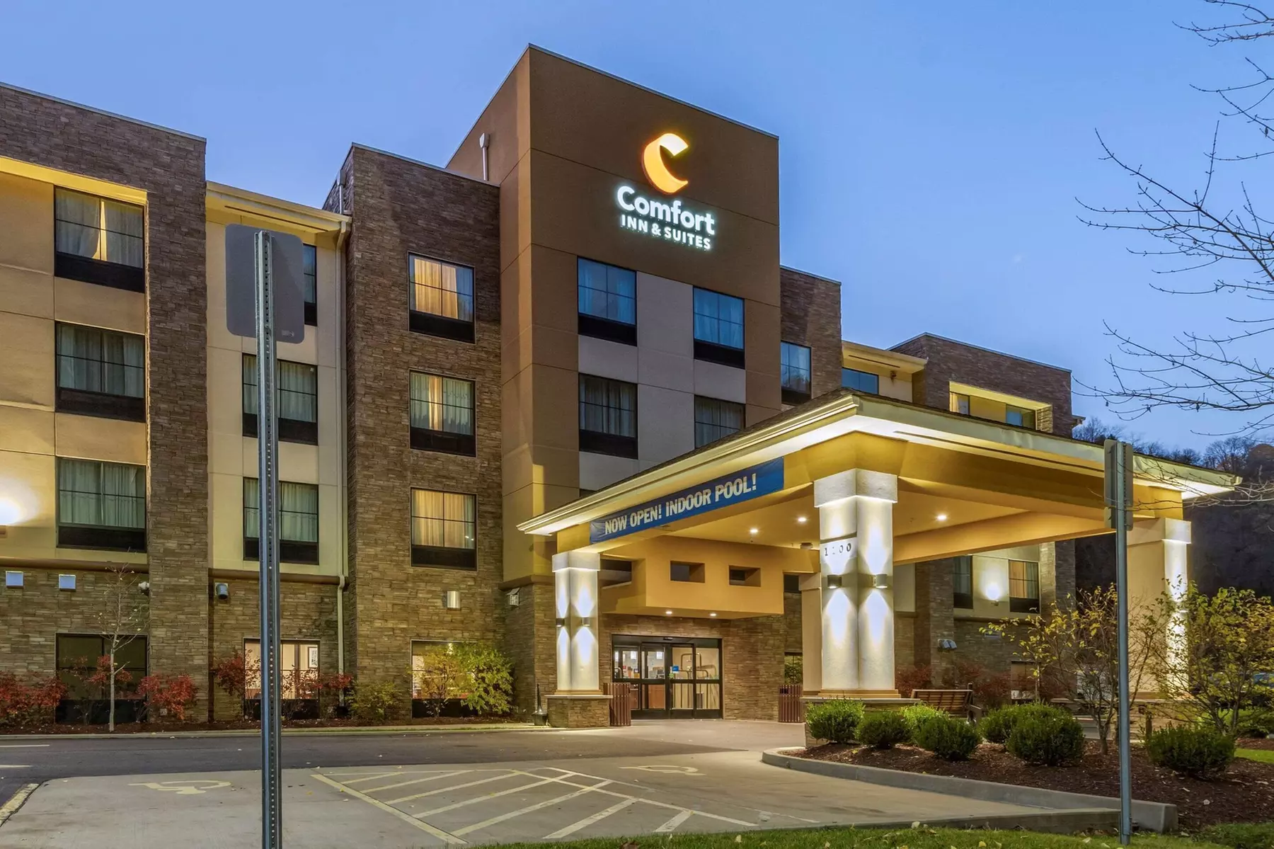 Comfort Inn & Suites Pittsburgh South - Primary Image