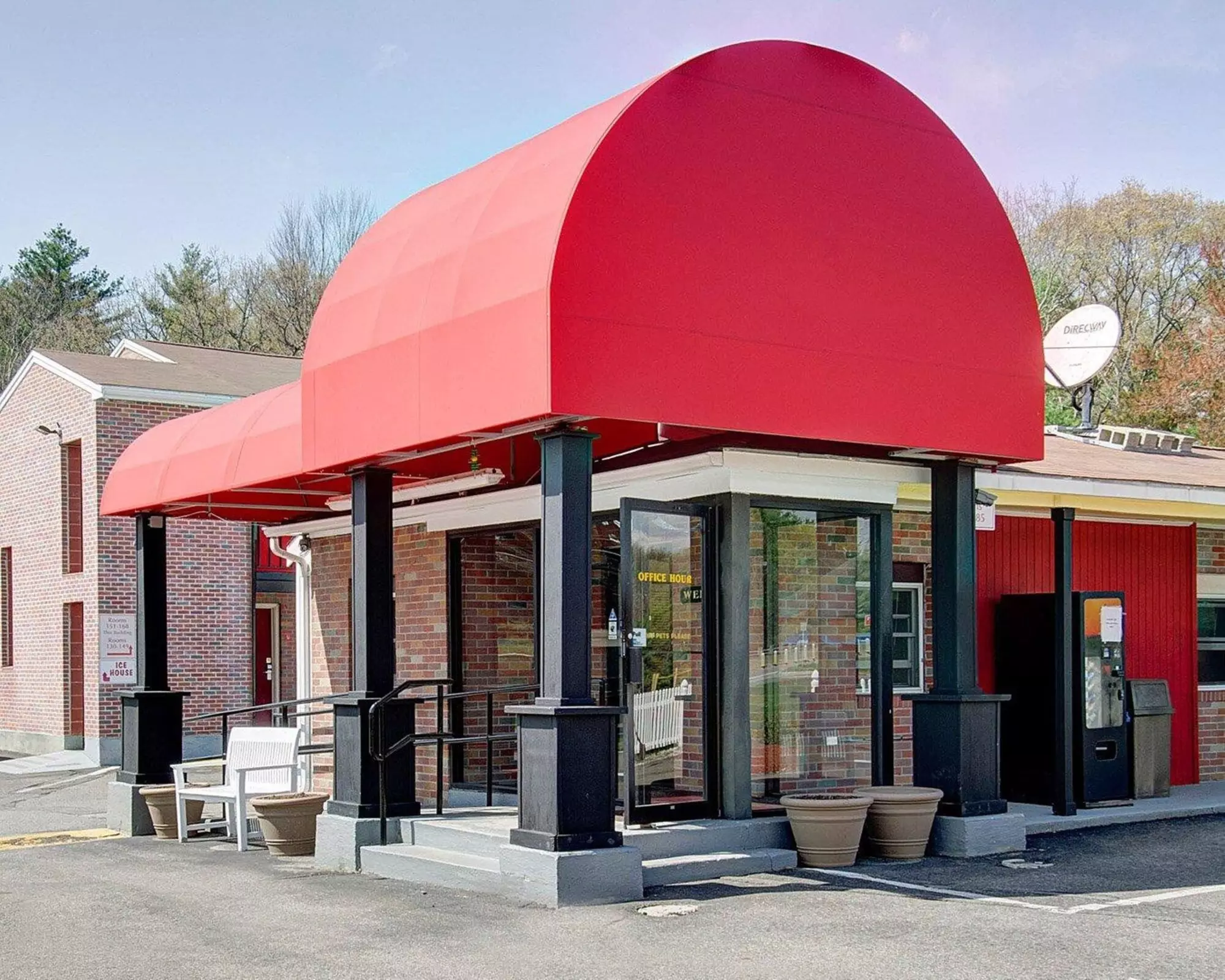 Econo Lodge Sharon - Primary Image