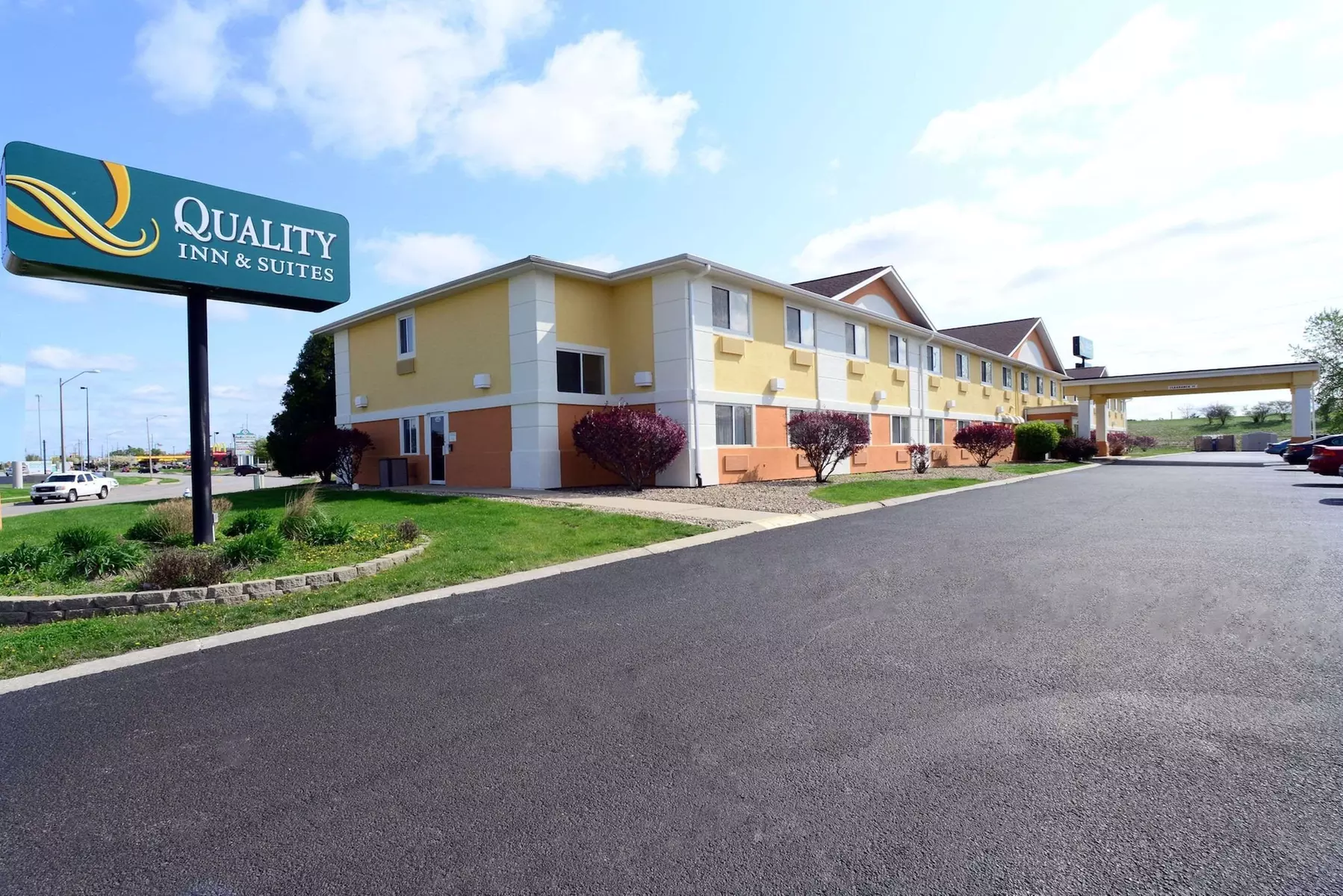 Quality Inn and Suites Springfield Southwest near I-72 - Primary Image