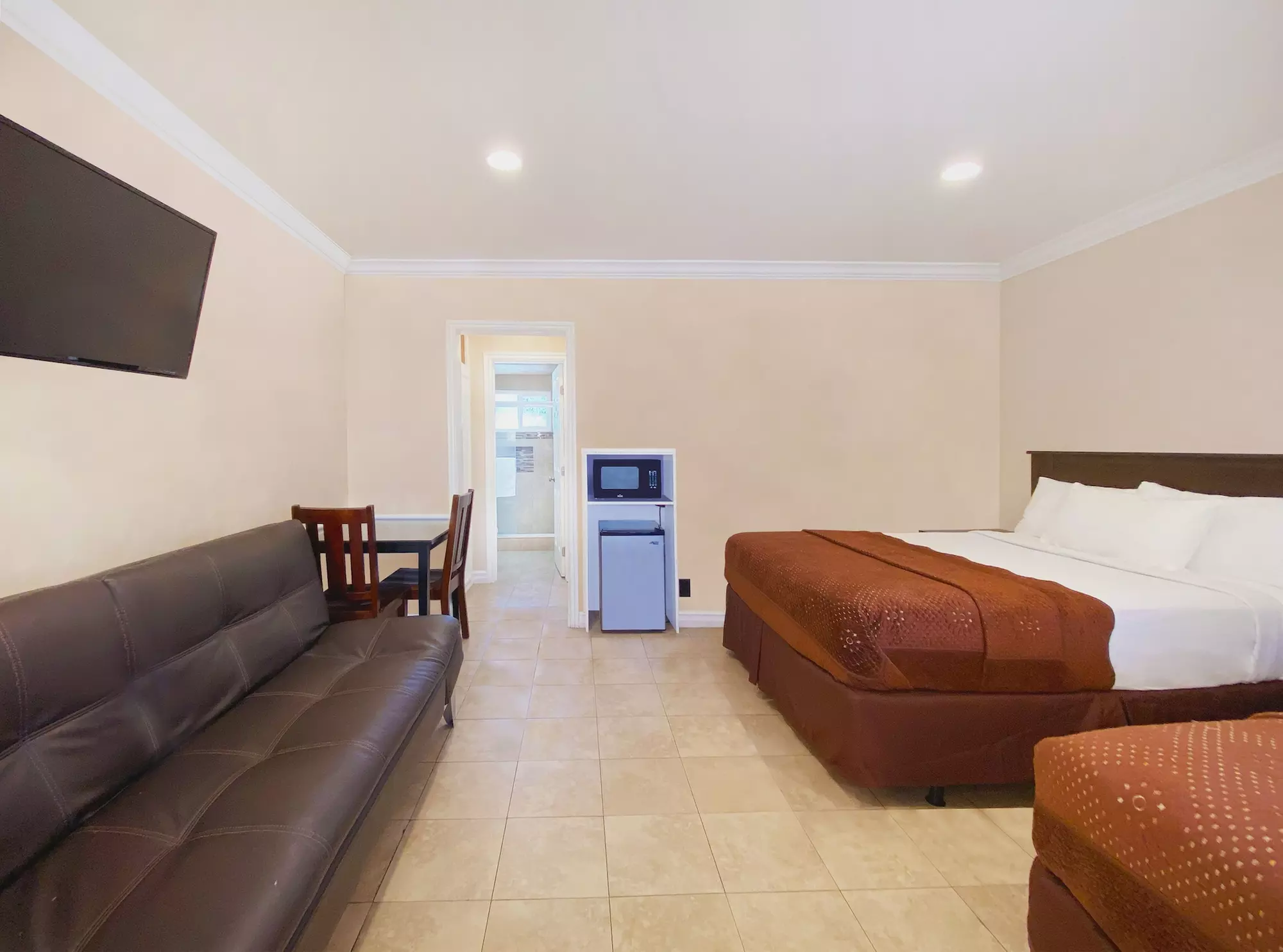 Nite Inn - Walking Distance to Universal Studios Hollywood - Primary Image