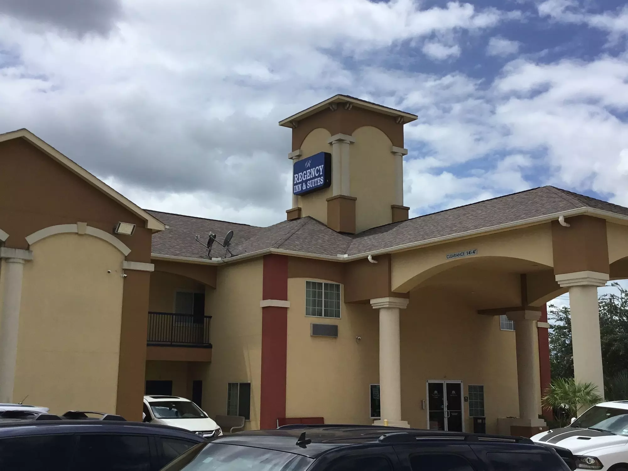 Regency Inn & Suites - Baytown - Primary Image
