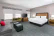 Hampton Inn & Suites Clayton/St. Louis-Galleria Area - Second Medium