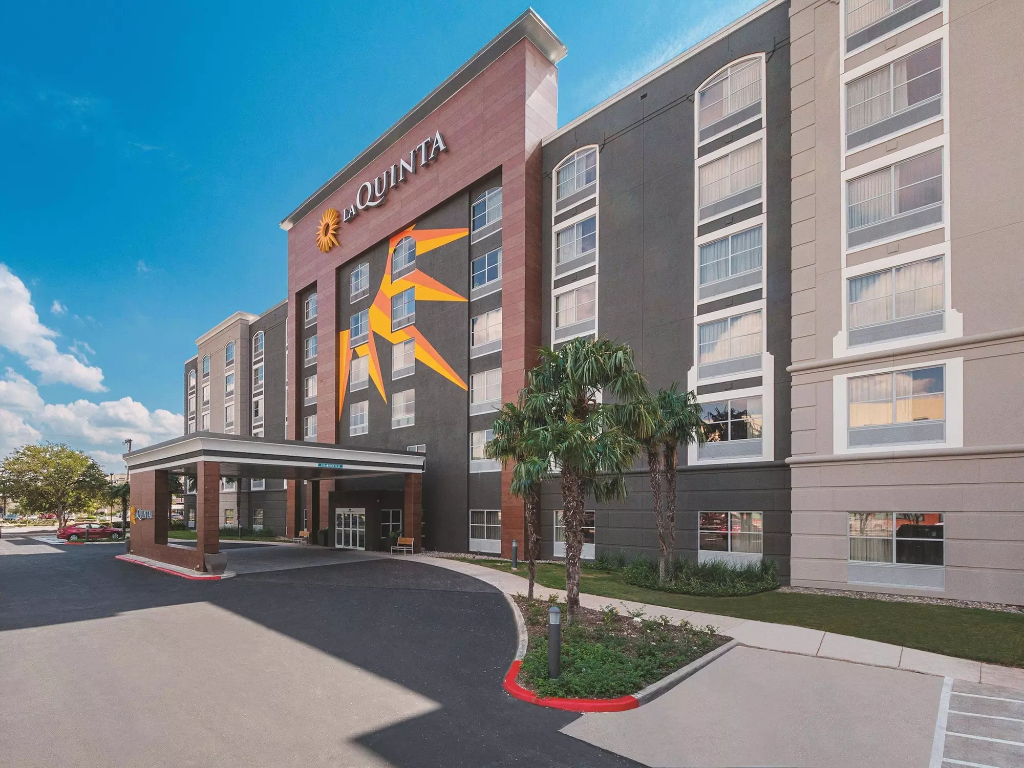 La Quinta Inn & Suites by Wyndham San Antonio Downtown - Primary Image