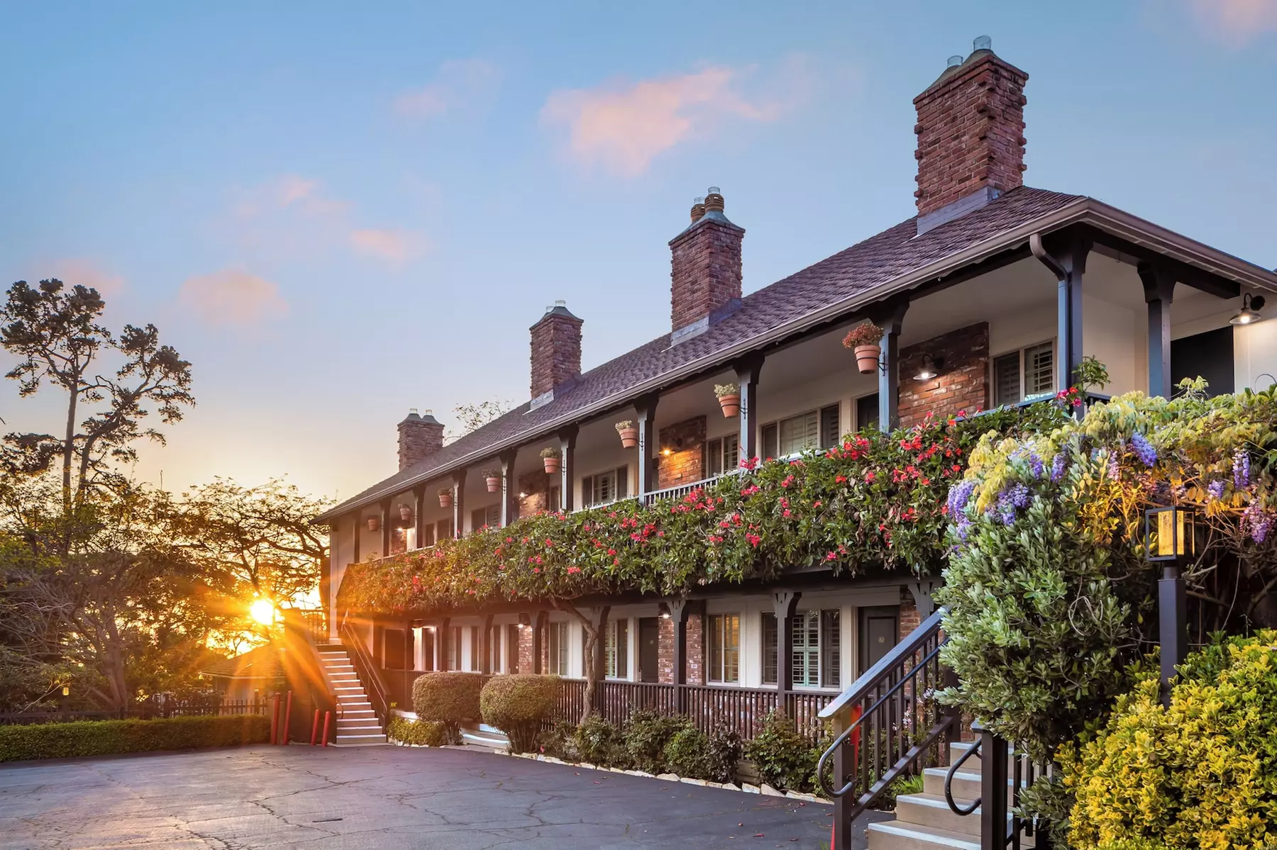 Candle Light Inn - Primary Image