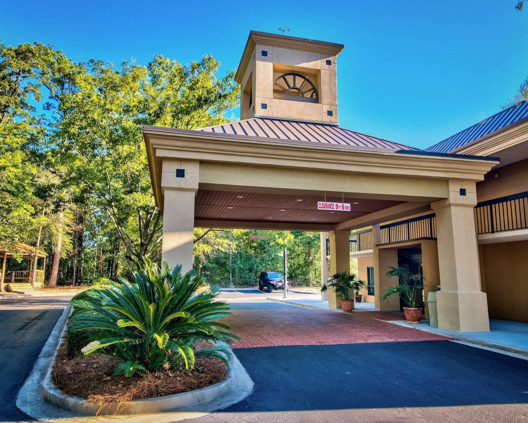 Clarion Inn & Suites Aiken South - Primary Image