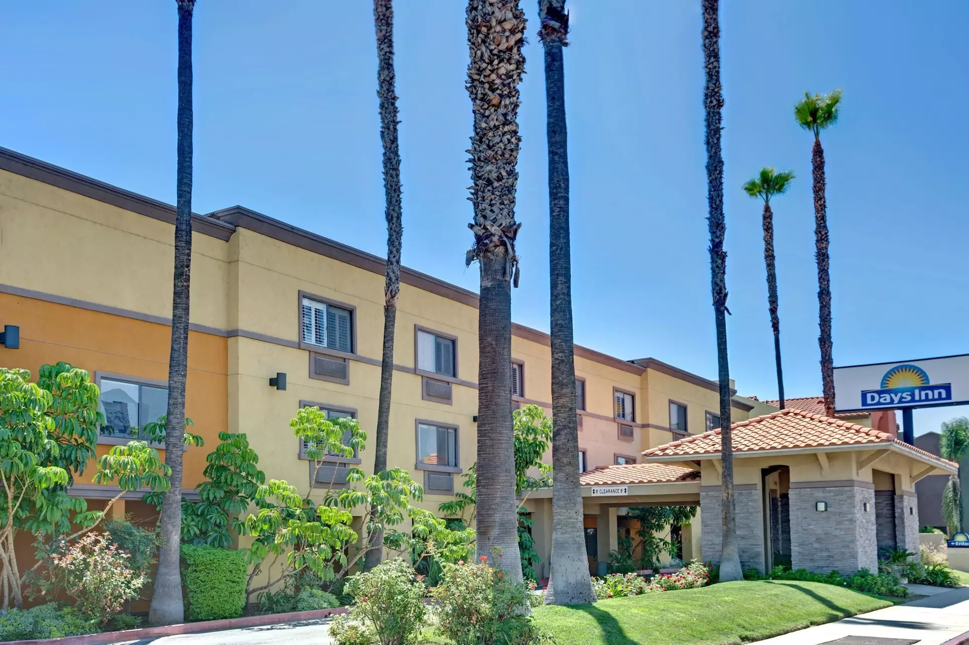 Days Inn by Wyndham West Covina - Primary Image