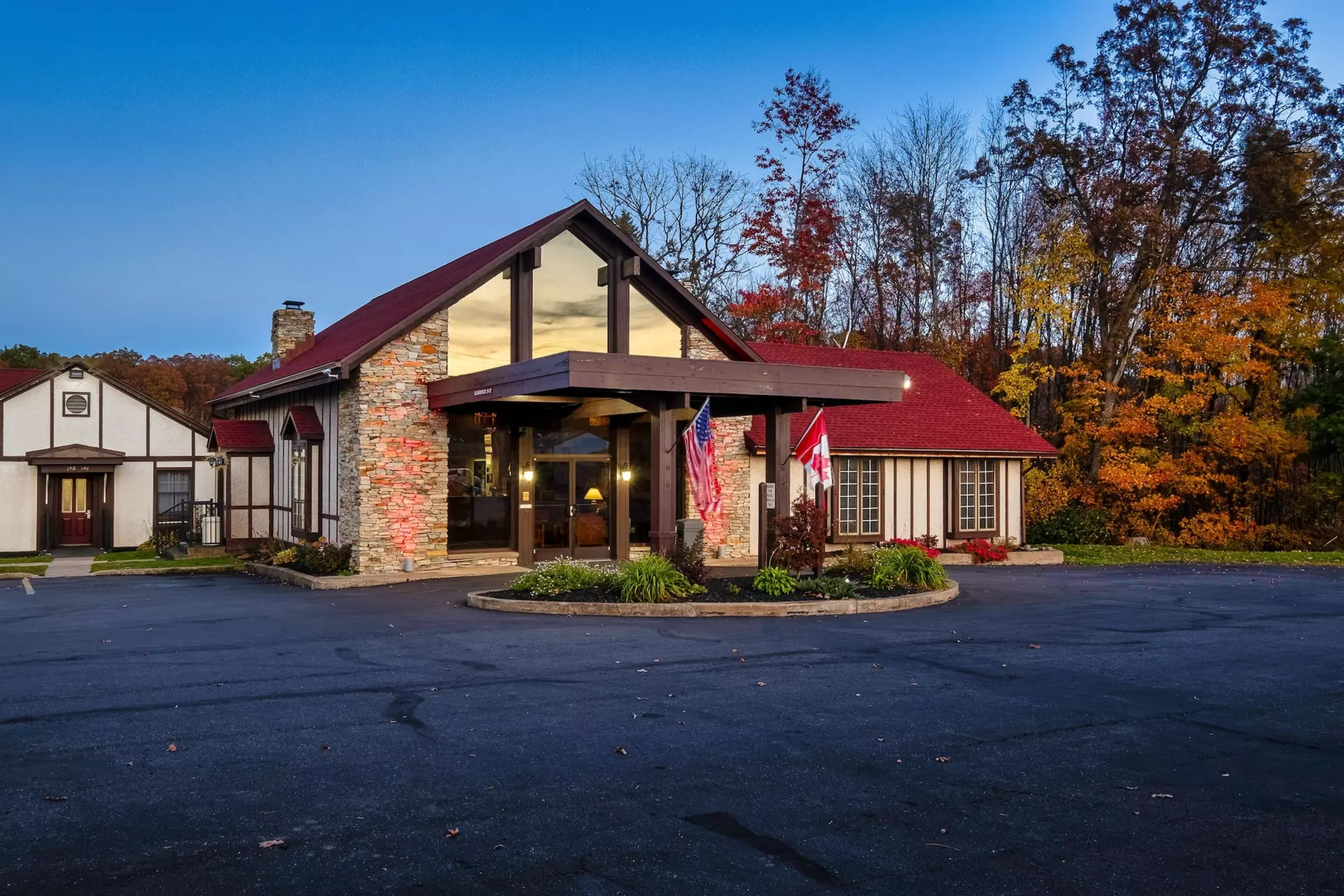 Red Roof Inn & Suites Hazleton - Primary Image