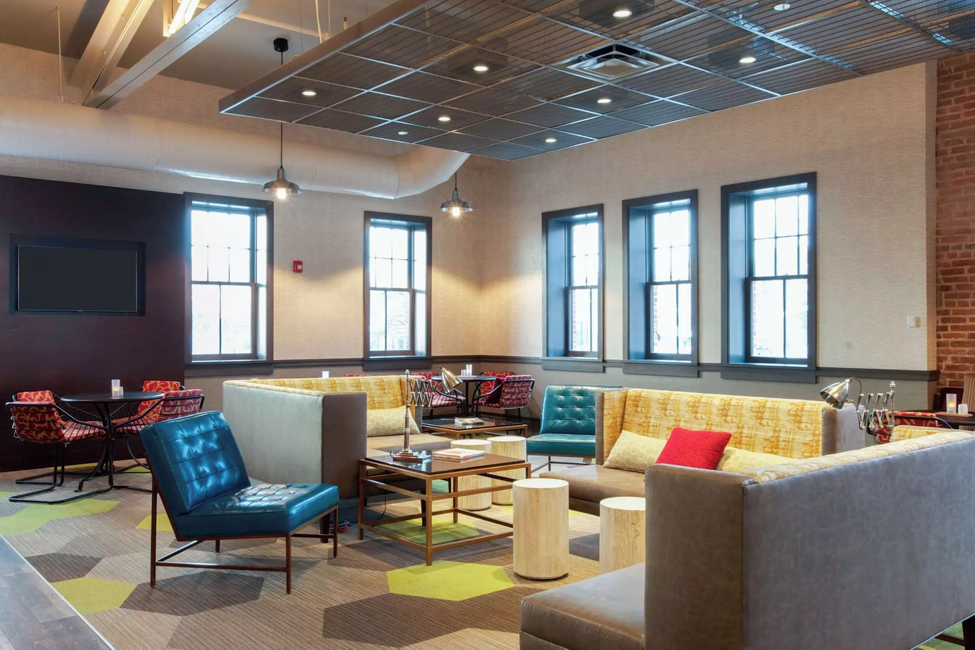 Hilton Garden Inn Burlington Downtown - Primary Image