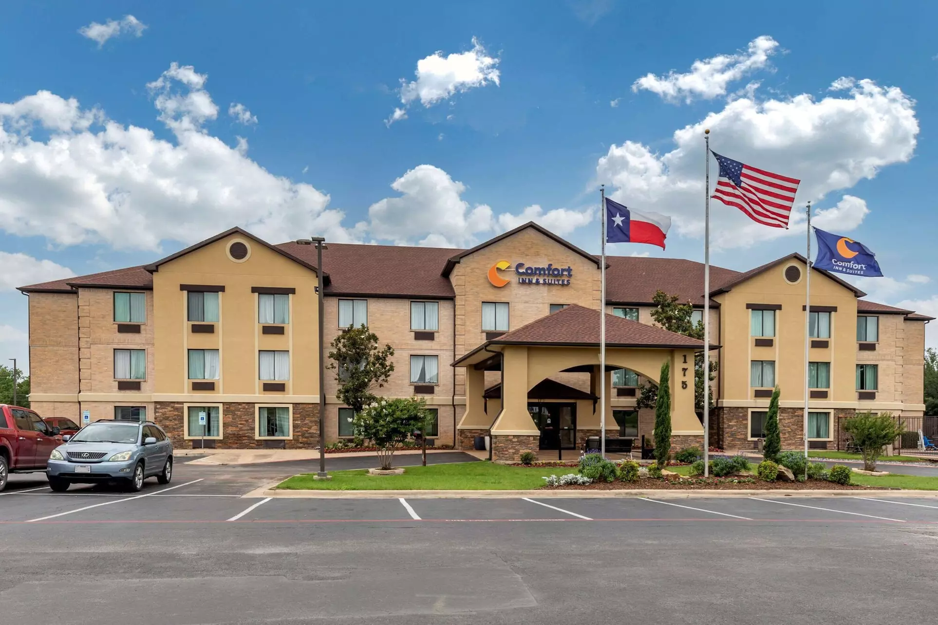 Comfort Inn & Suites Mansfield - Primary Image