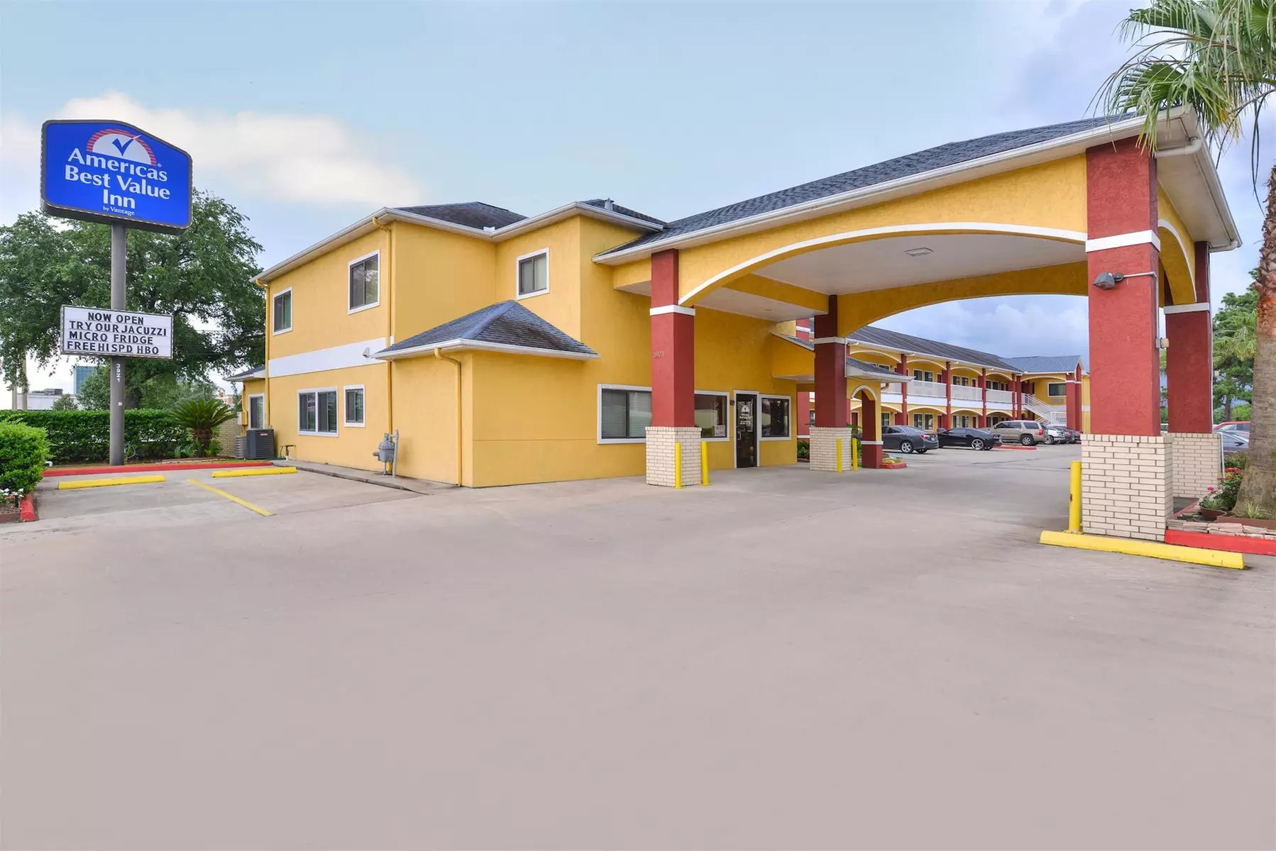 Americas Best Value Inn Baytown - Primary Image