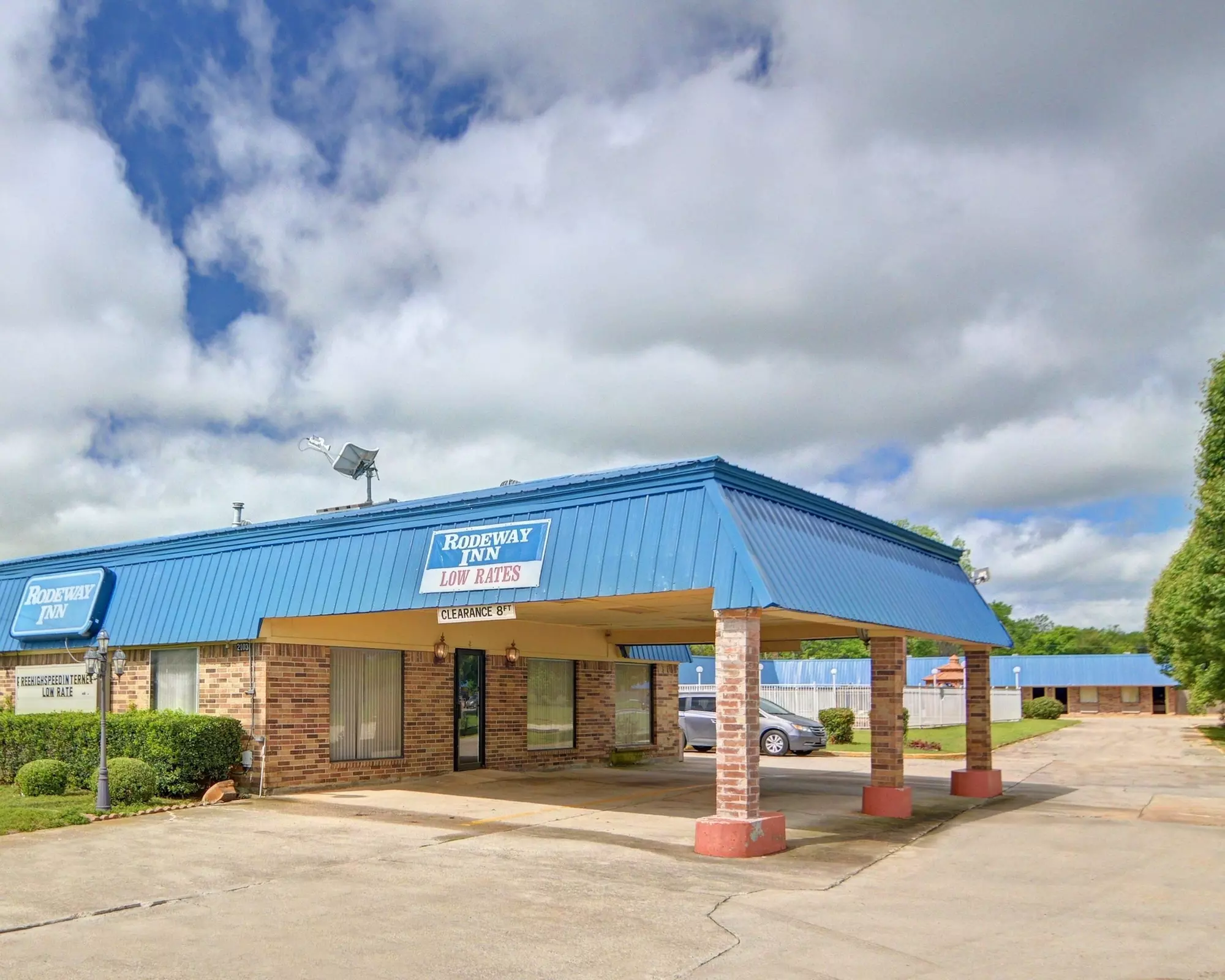 Rodeway Inn Gainesville I-35 - Primary Image