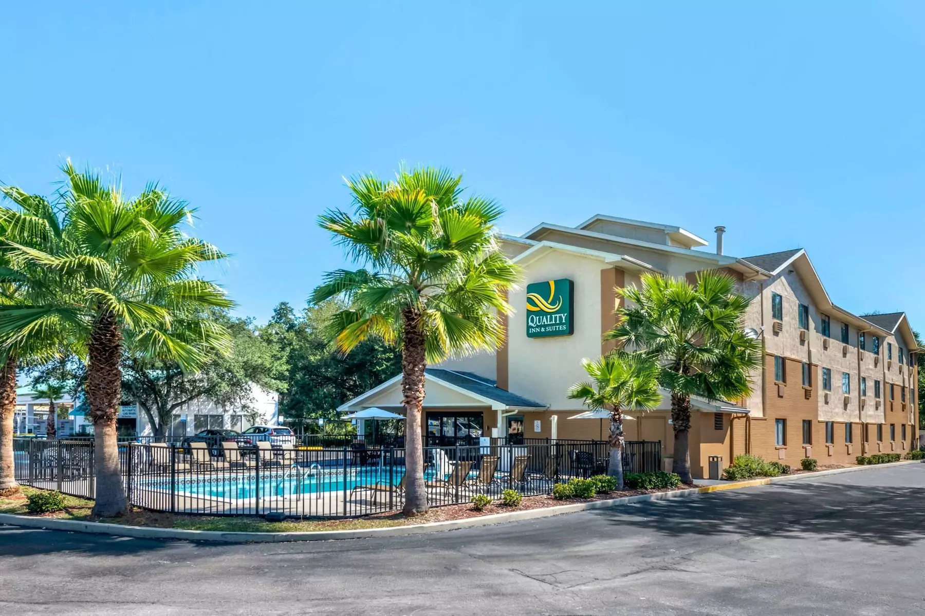Quality Inn & Suites Leesburg Chain of Lakes - Primary Image