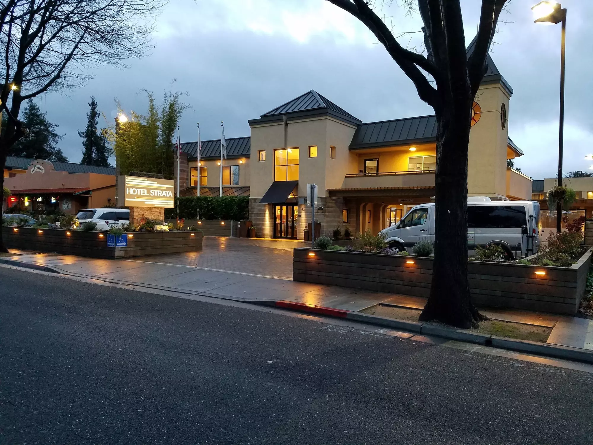 Hotel Strata - Primary Image