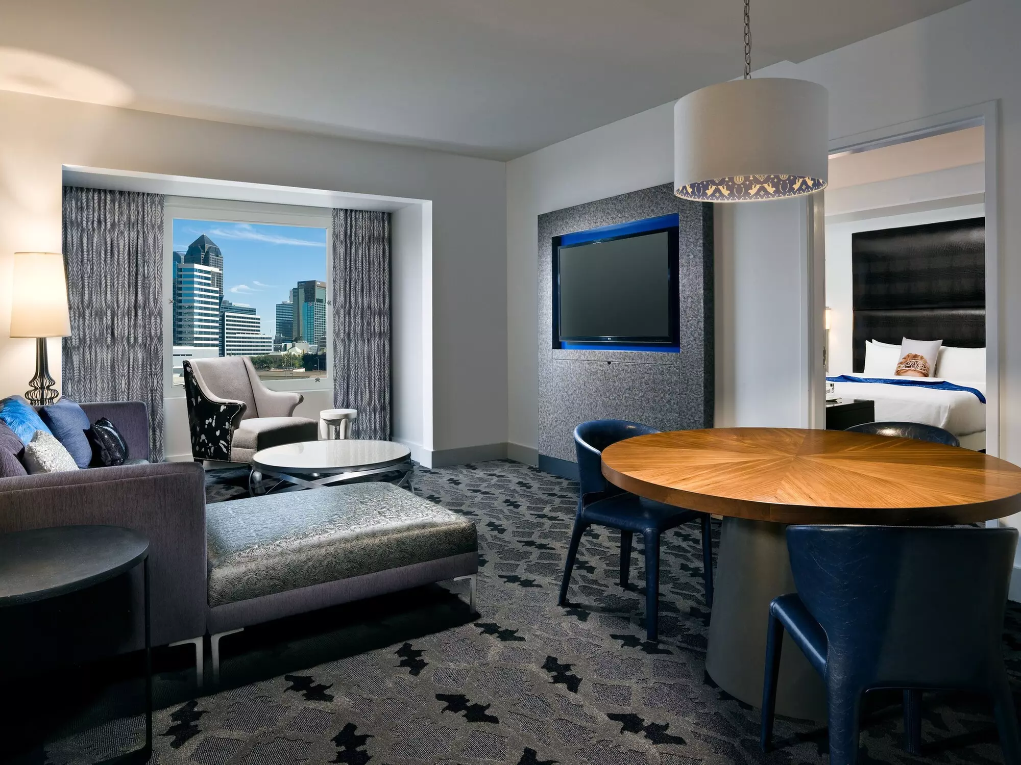 W Dallas - Primary Image