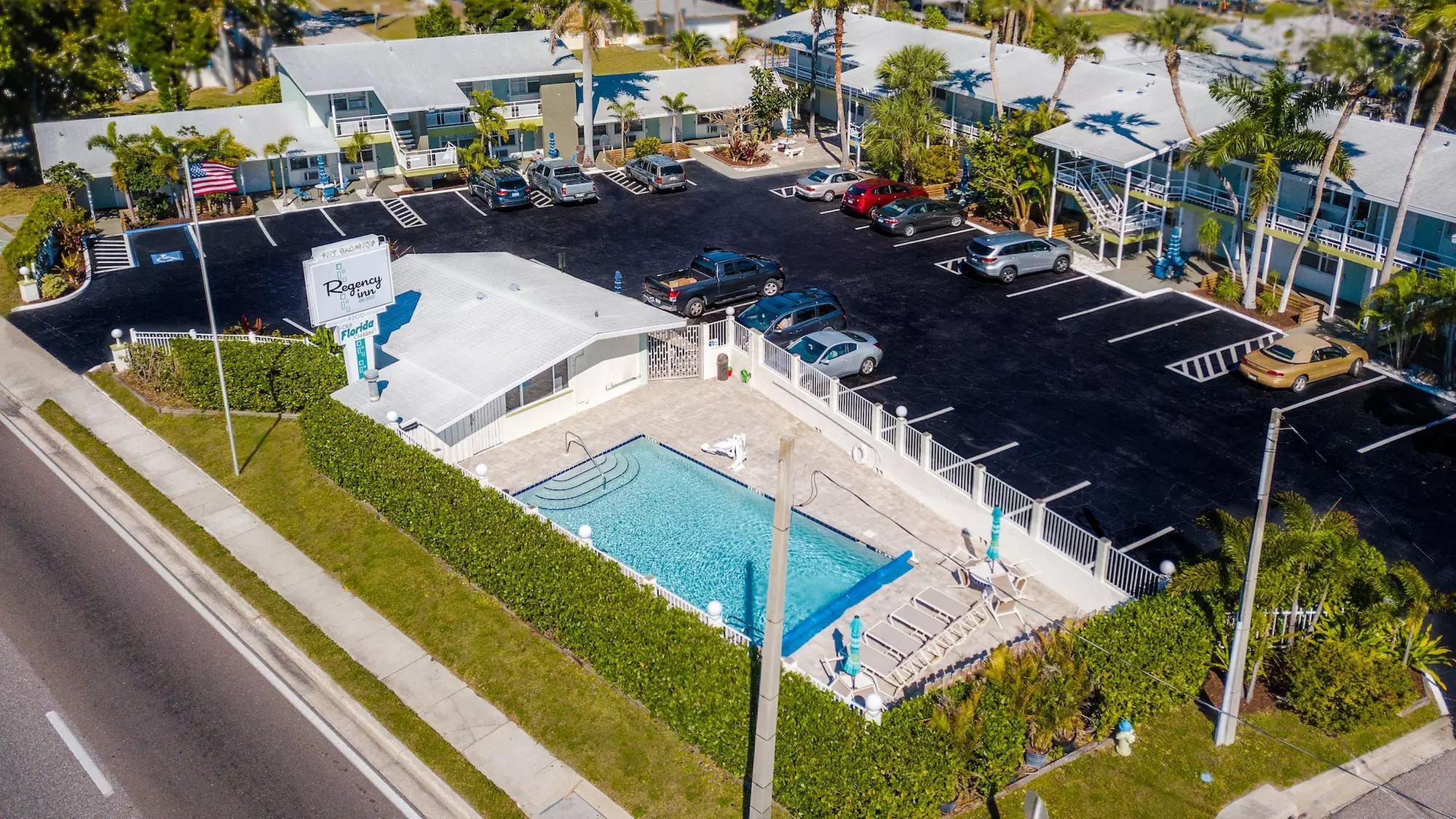Regency Inn & Suites - Primary Image