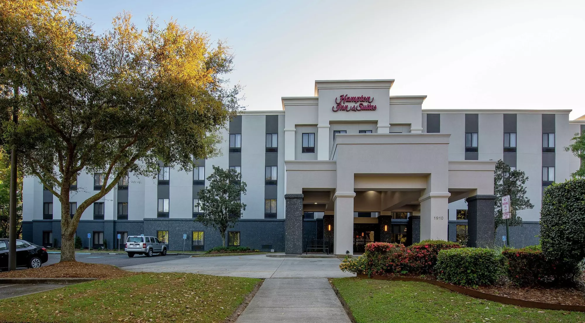 Hampton Inn & Suites Lafayette - Primary Image