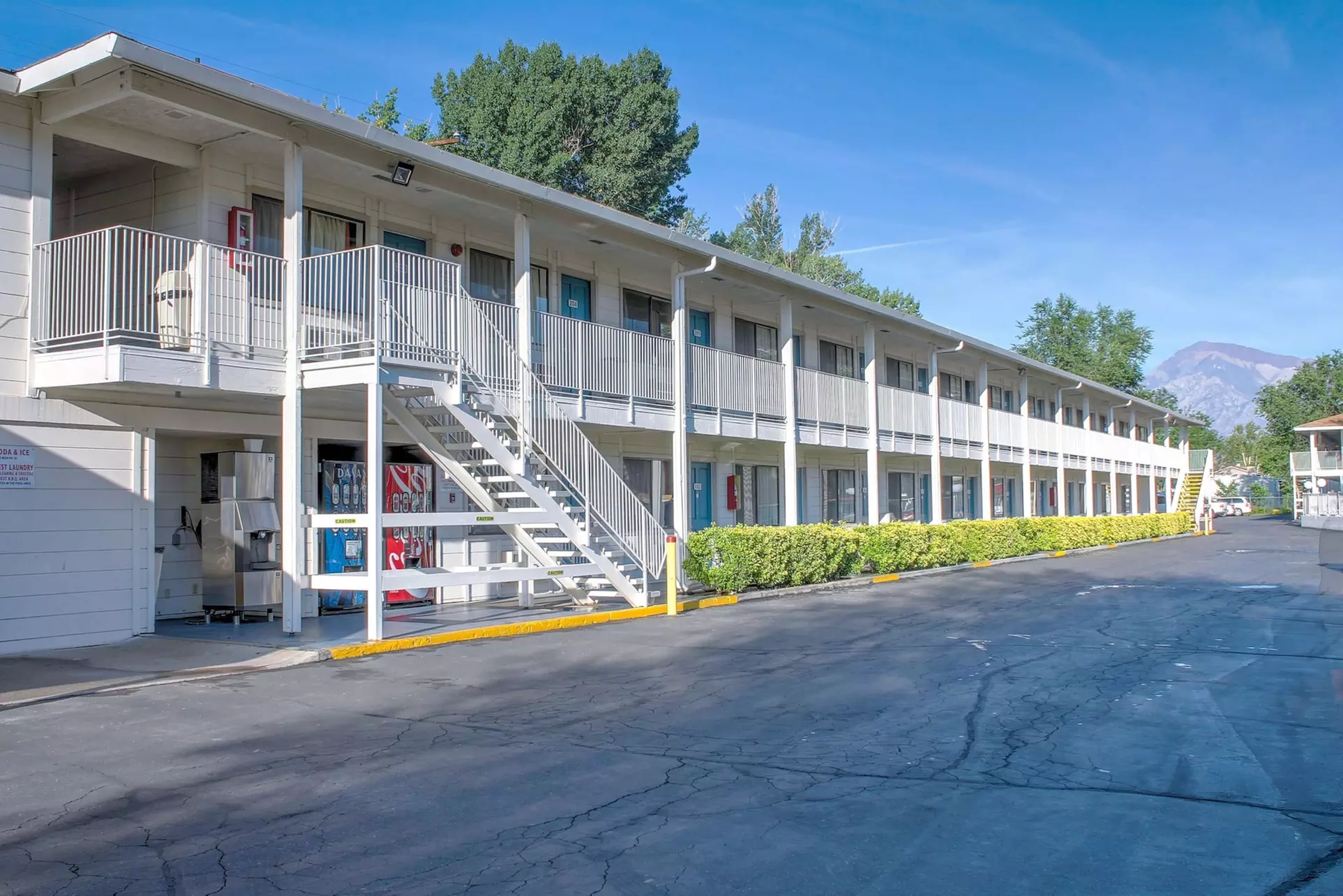Motel 6 Bishop, CA - Primary Image