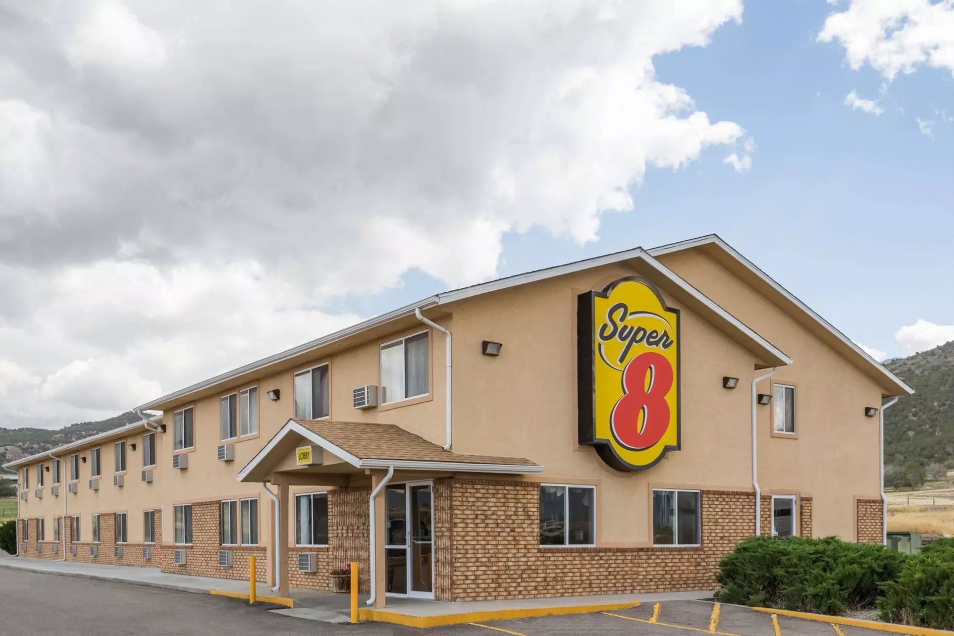 Super 8 by Wyndham Nephi - Primary Image