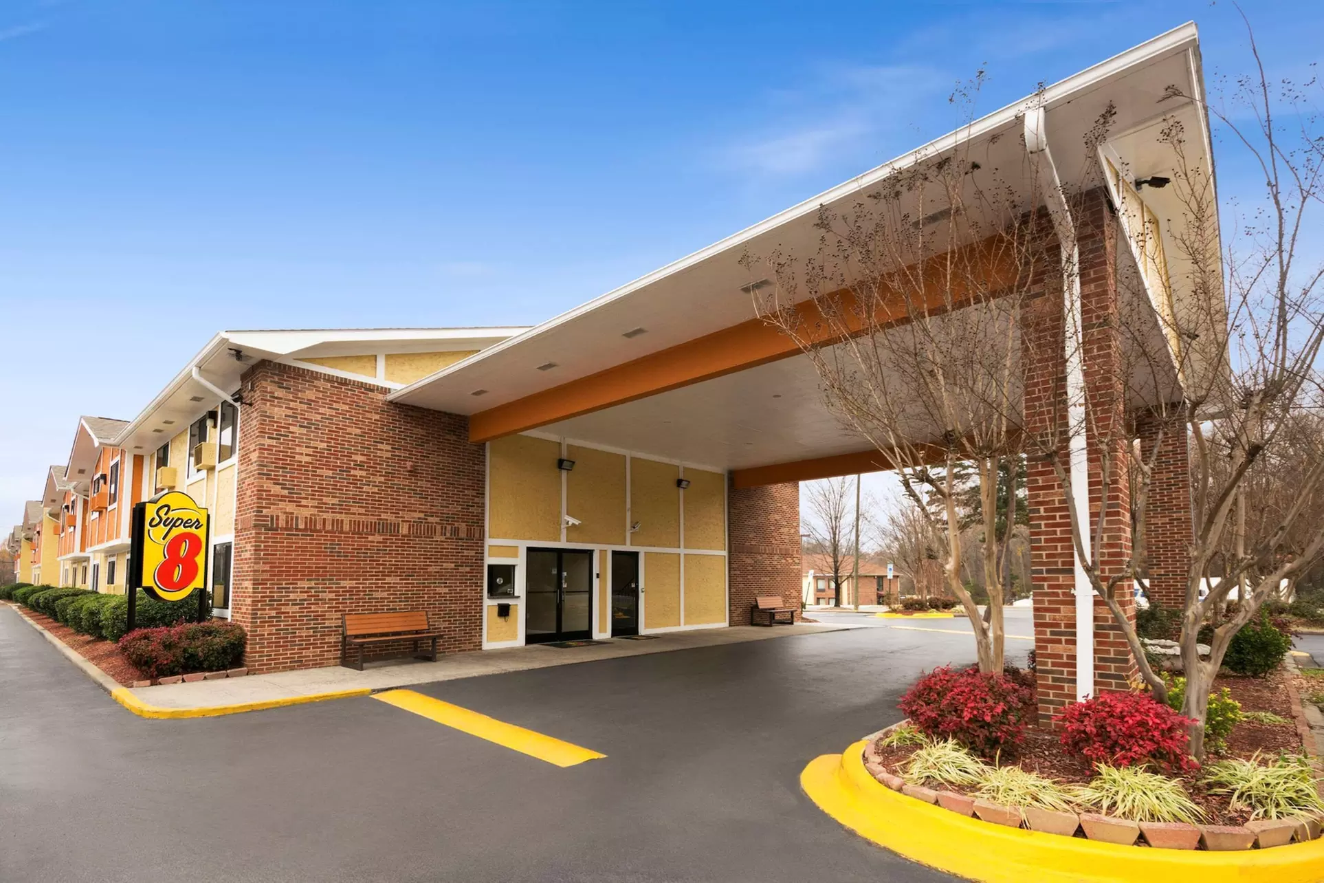 Super 8 by Wyndham Charlotte University - Primary Image