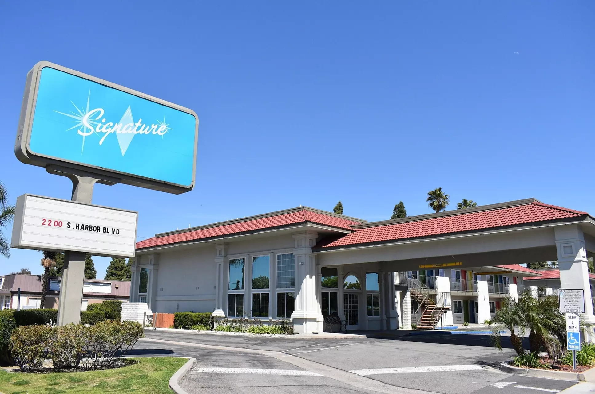 Signature Anaheim Maingate - Primary Image