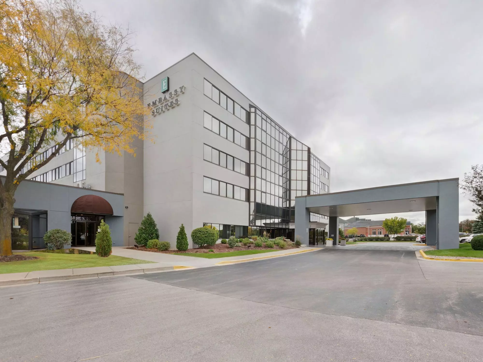 Embassy Suites by Hilton Milwaukee Brookfield - Primary Image