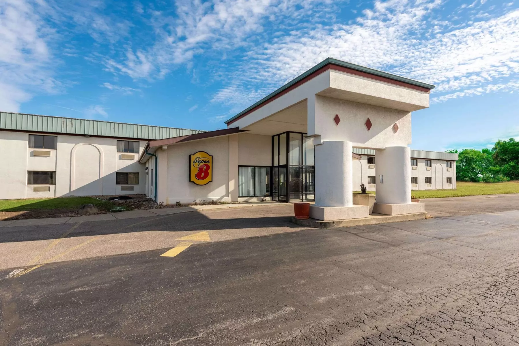 South Ridge Inn - Primary Image