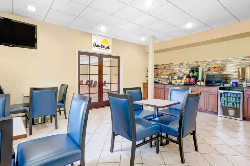 Express Inn - Primary Image