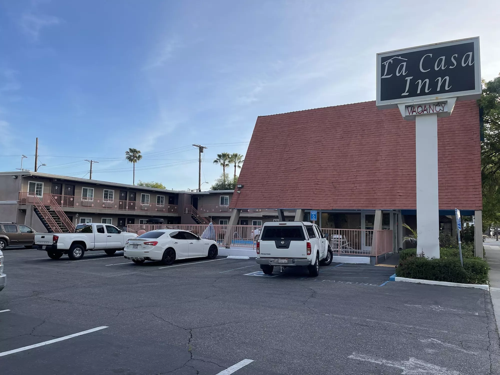 La Casa Inn - Primary Image