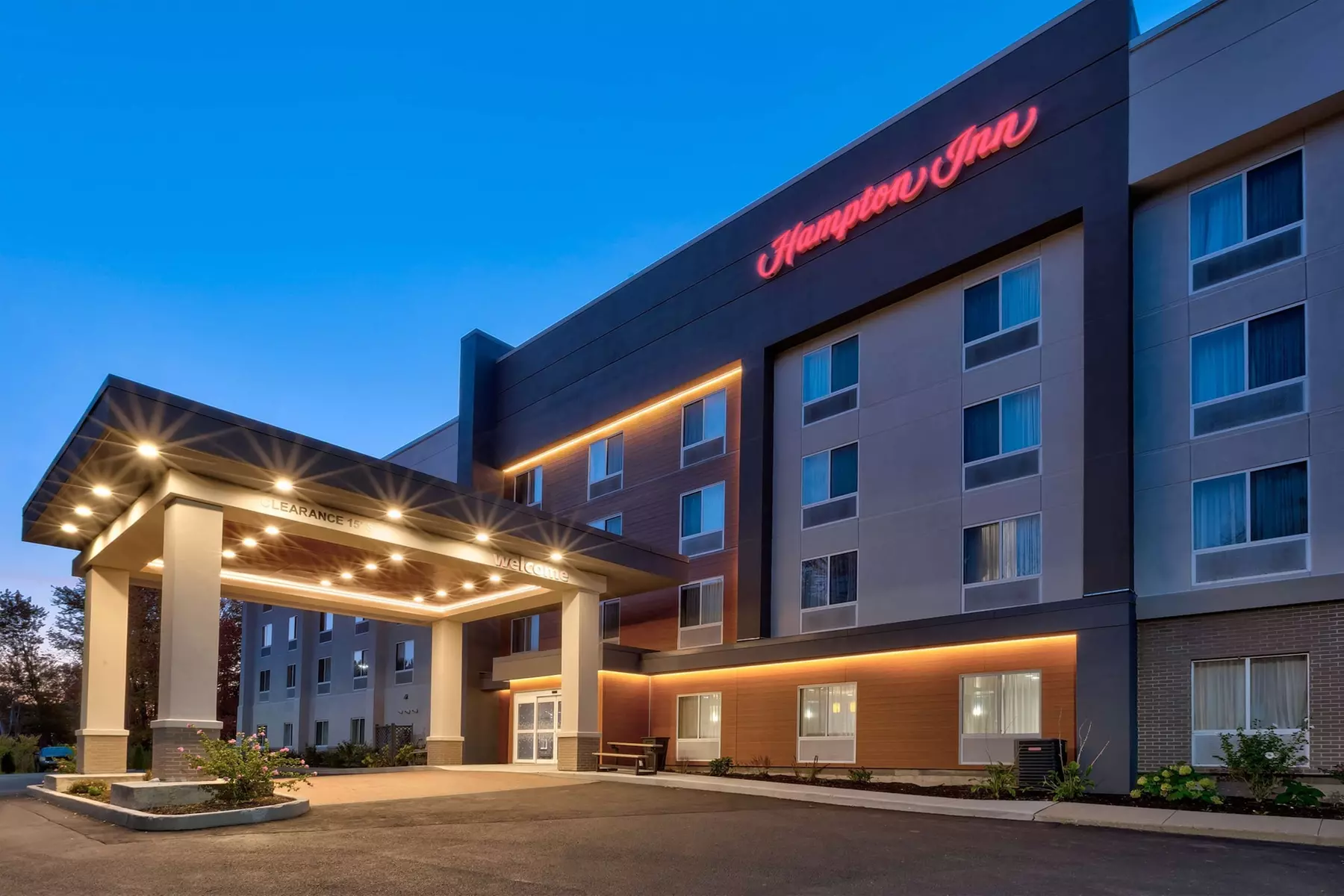 Hampton Inn Waterbury - Primary Image