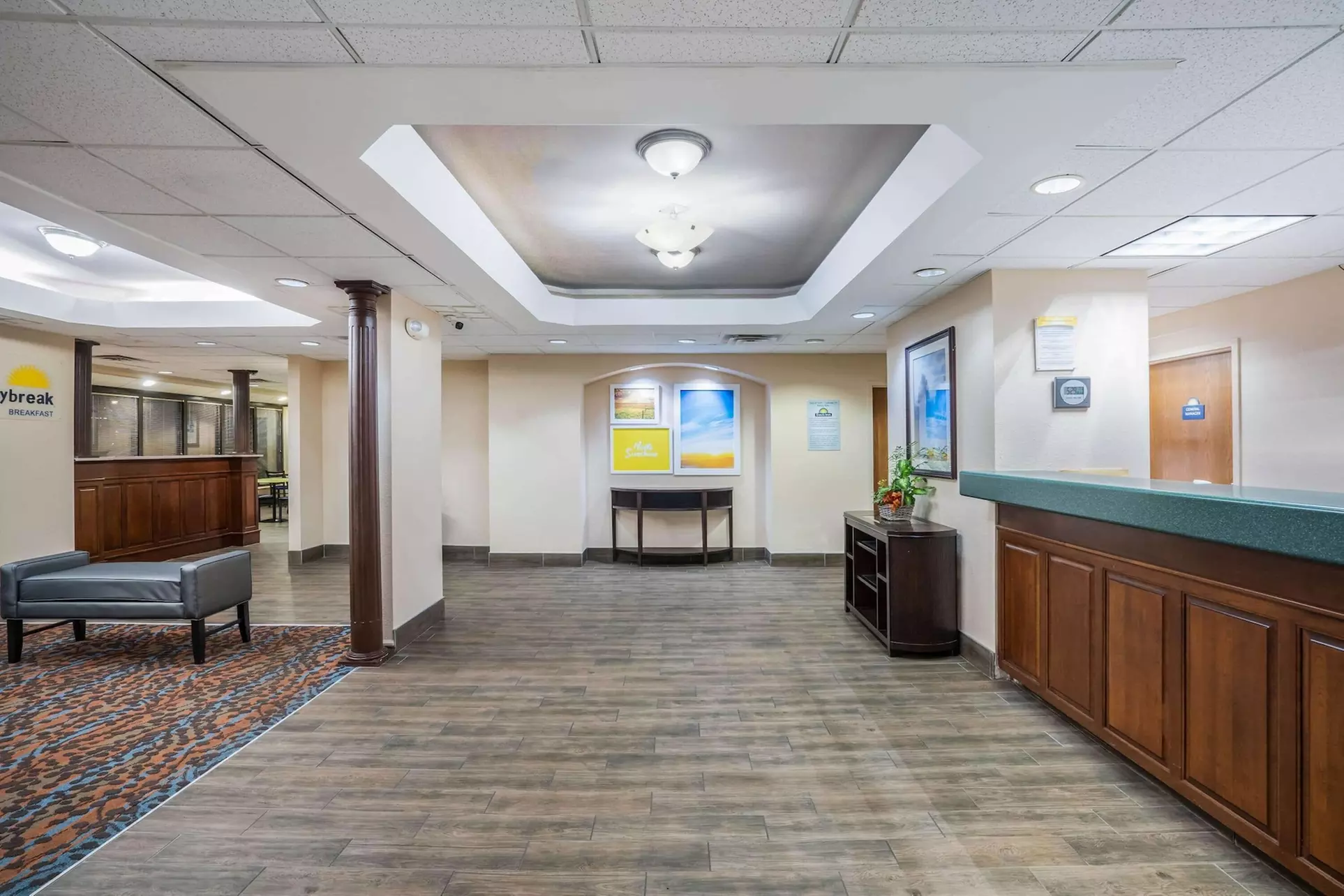 Days Inn by Wyndham Clarksville North - Primary Image
