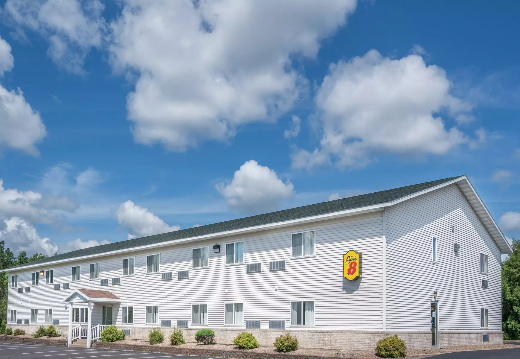 Super 8 by Wyndham Phillips - Primary Image