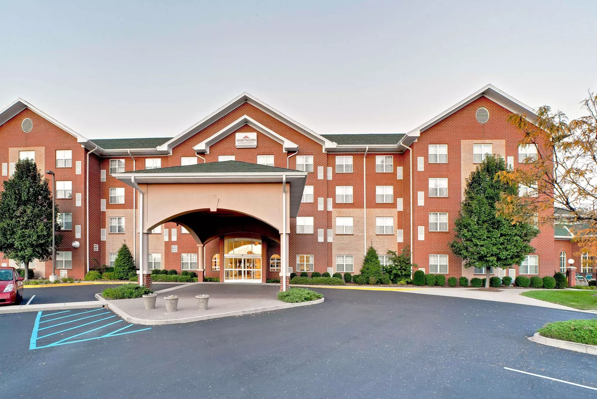 Hawthorn Suites by Wyndham Louisville East - Primary Image