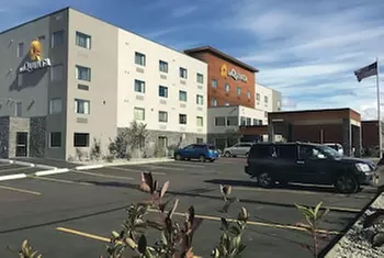 La Quinta Inn & Suites by Wyndham Anchorage Airport - Primary Image