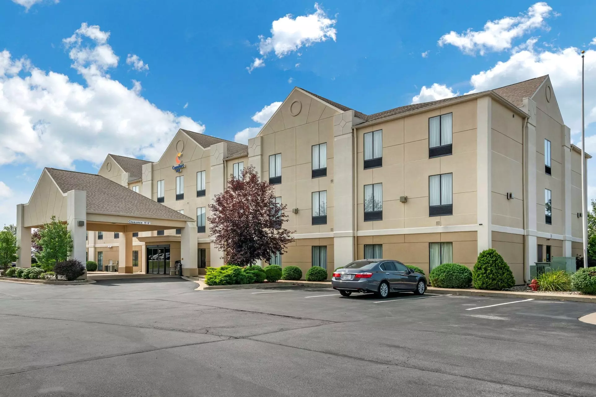 Comfort Inn Sullivan - Primary Image
