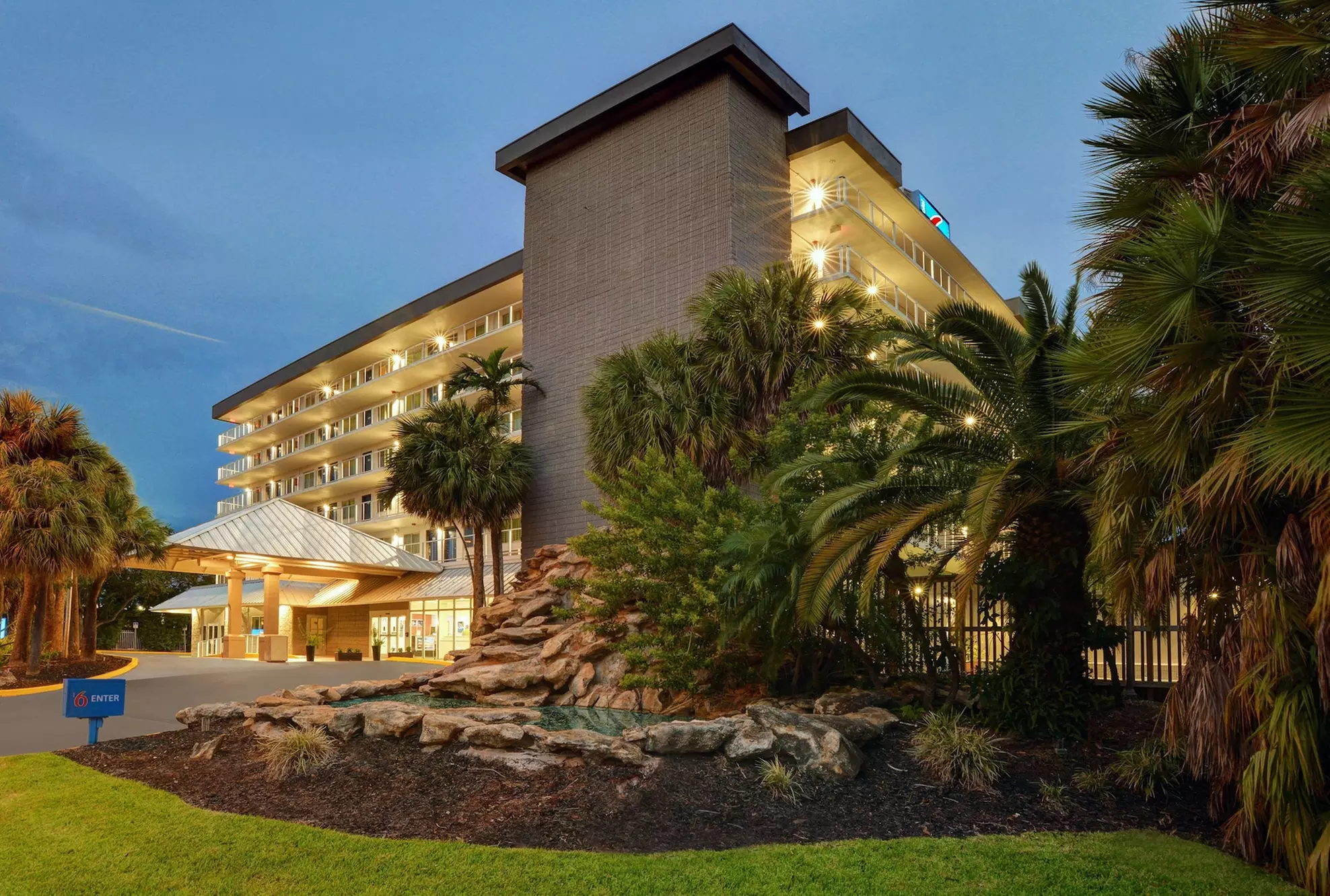 Motel 6 Cutler Bay, FL - Primary Image