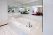 Alliance Hotel & Suites, a Howard Johnson by Wyndham - Second Medium