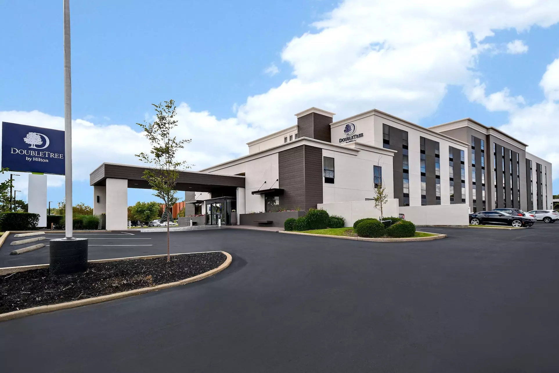 DoubleTree by Hilton St. Louis Airport - Primary Image