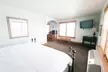 Nuks Executive Suites - Second Medium