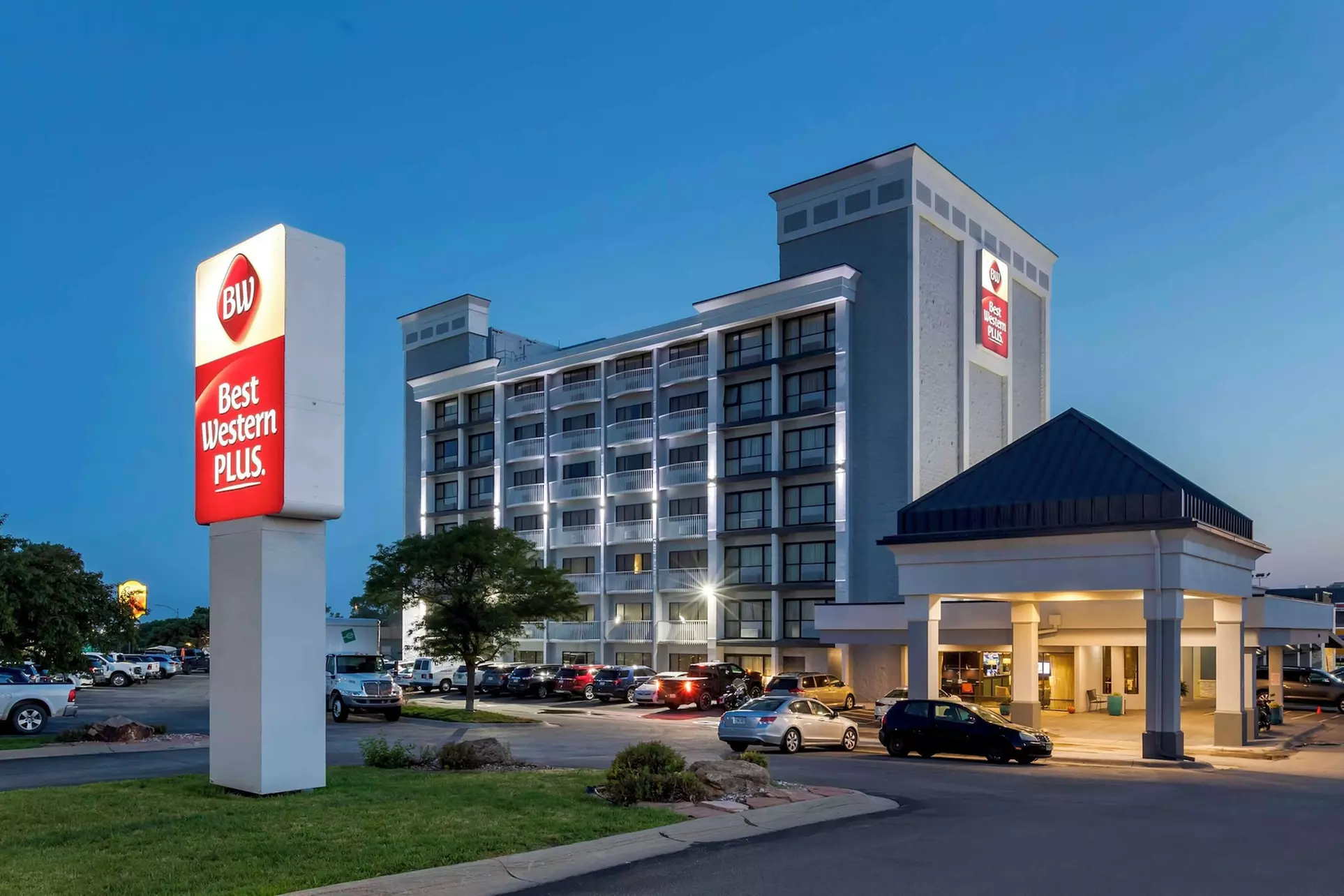 Best Western Plus Midwest Inn - Primary Image