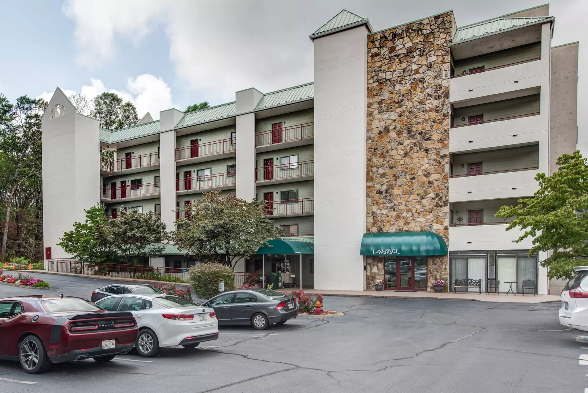 Laurel Inn Condominium - Primary Image
