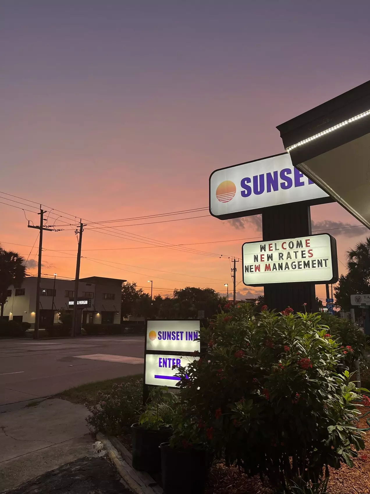 Sunset Inn - Primary Image