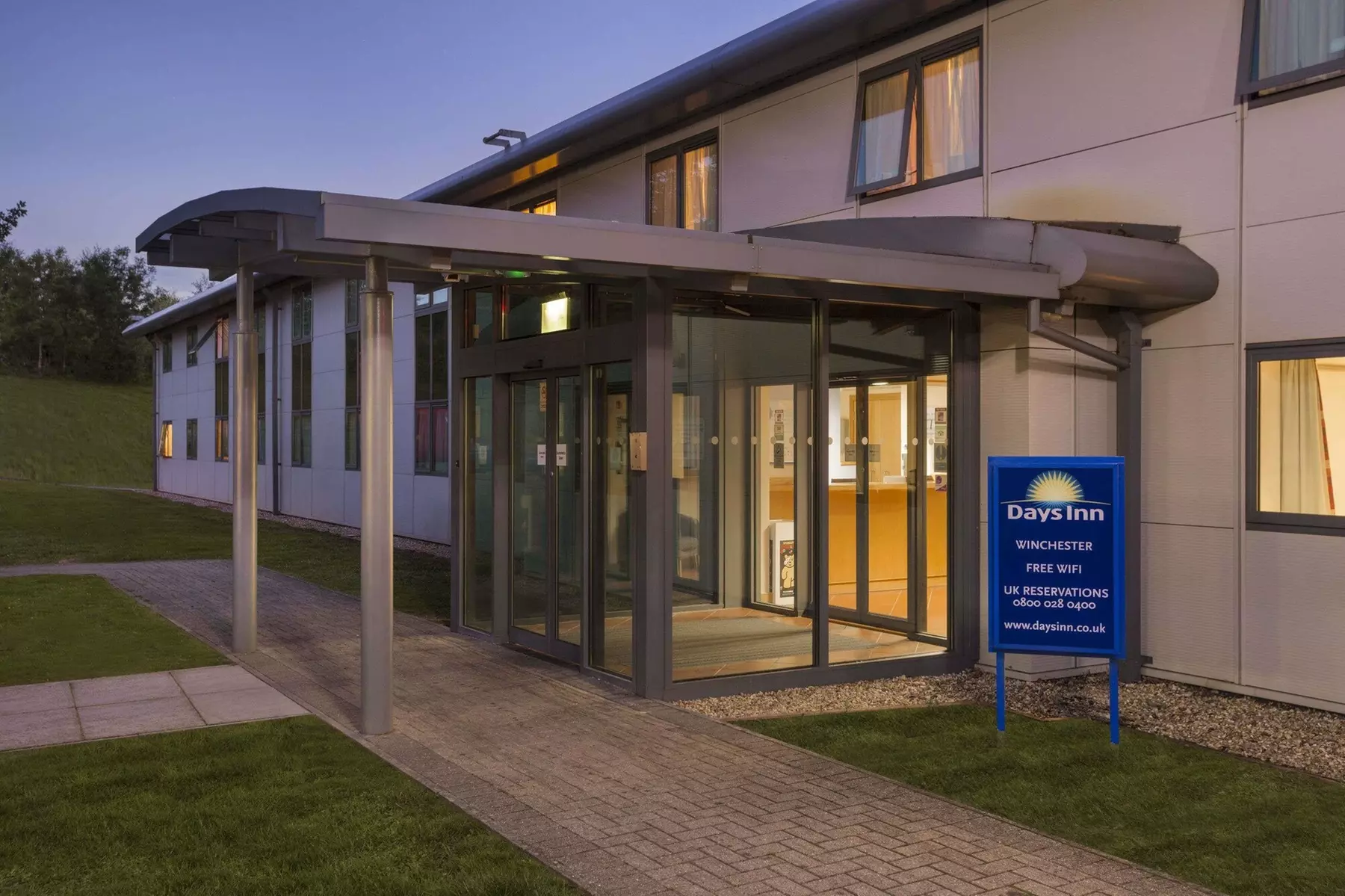 Days Inn by Wyndham Winchester M3 - Primary Image