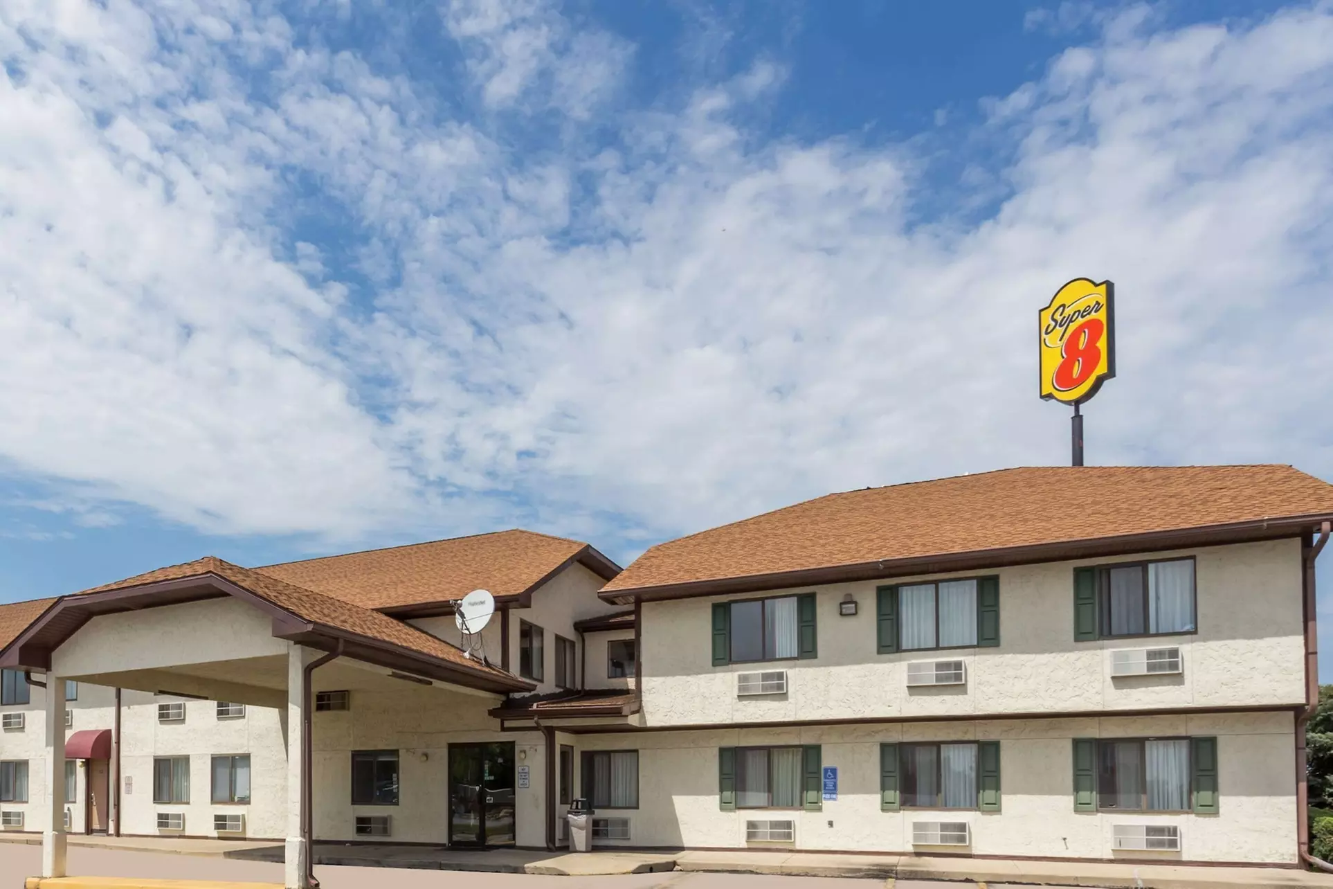 Super 8 by Wyndham Morris - Primary Image