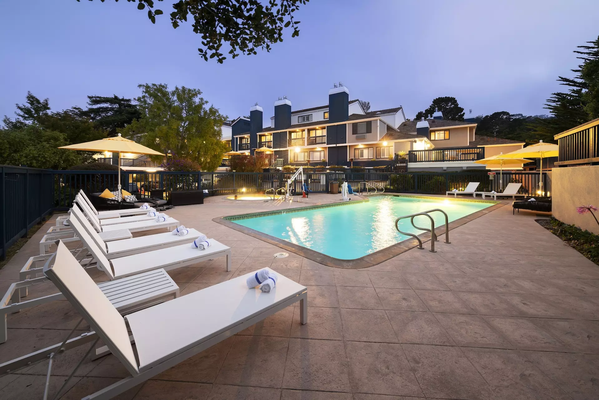 Mariposa Inn & Suites - Primary Image