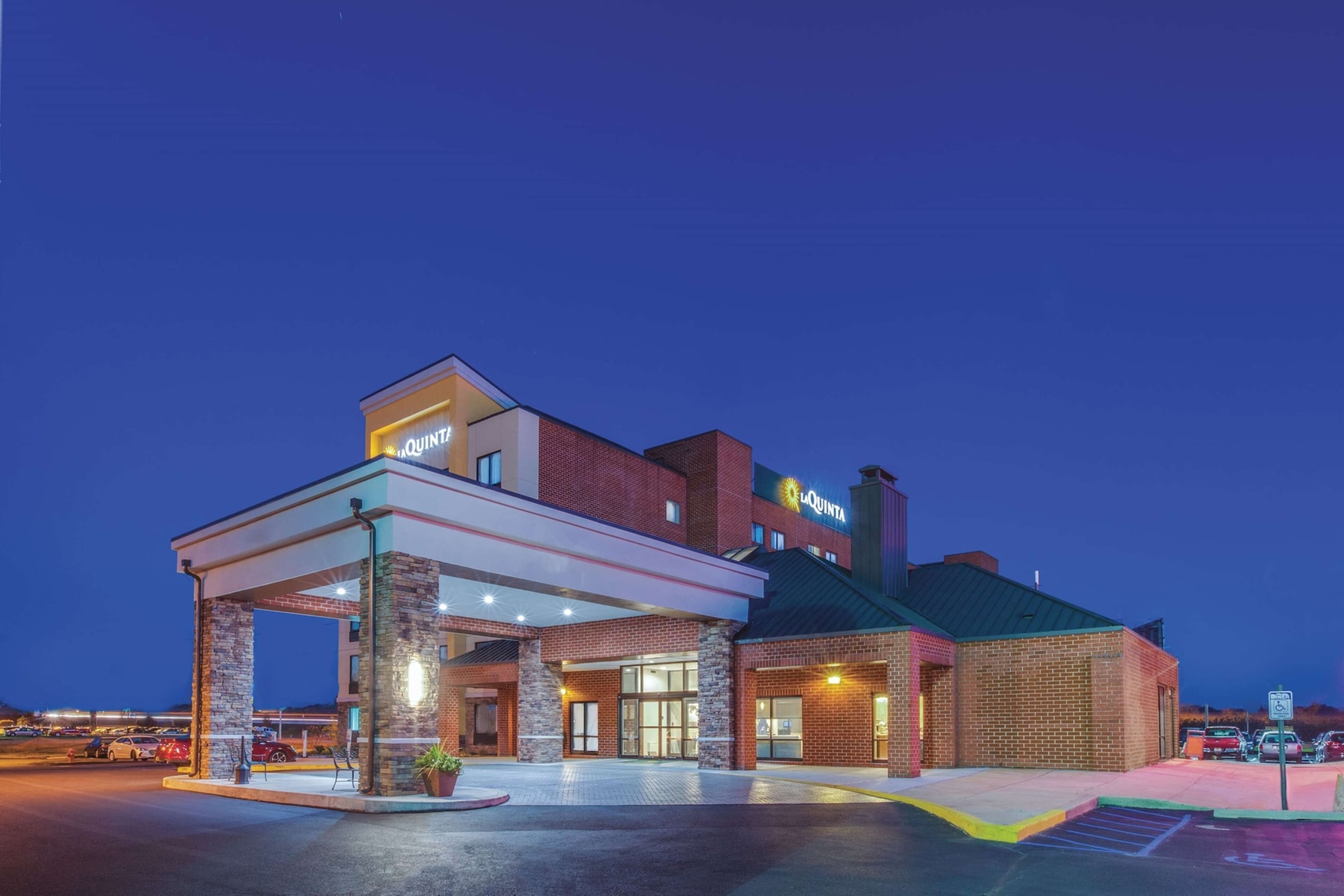 La Quinta Inn & Suites by Wyndham Philadelphia Airport