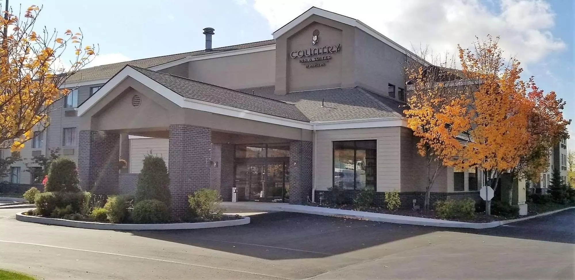 Country Inn & Suites by Radisson Erie - Primary Image